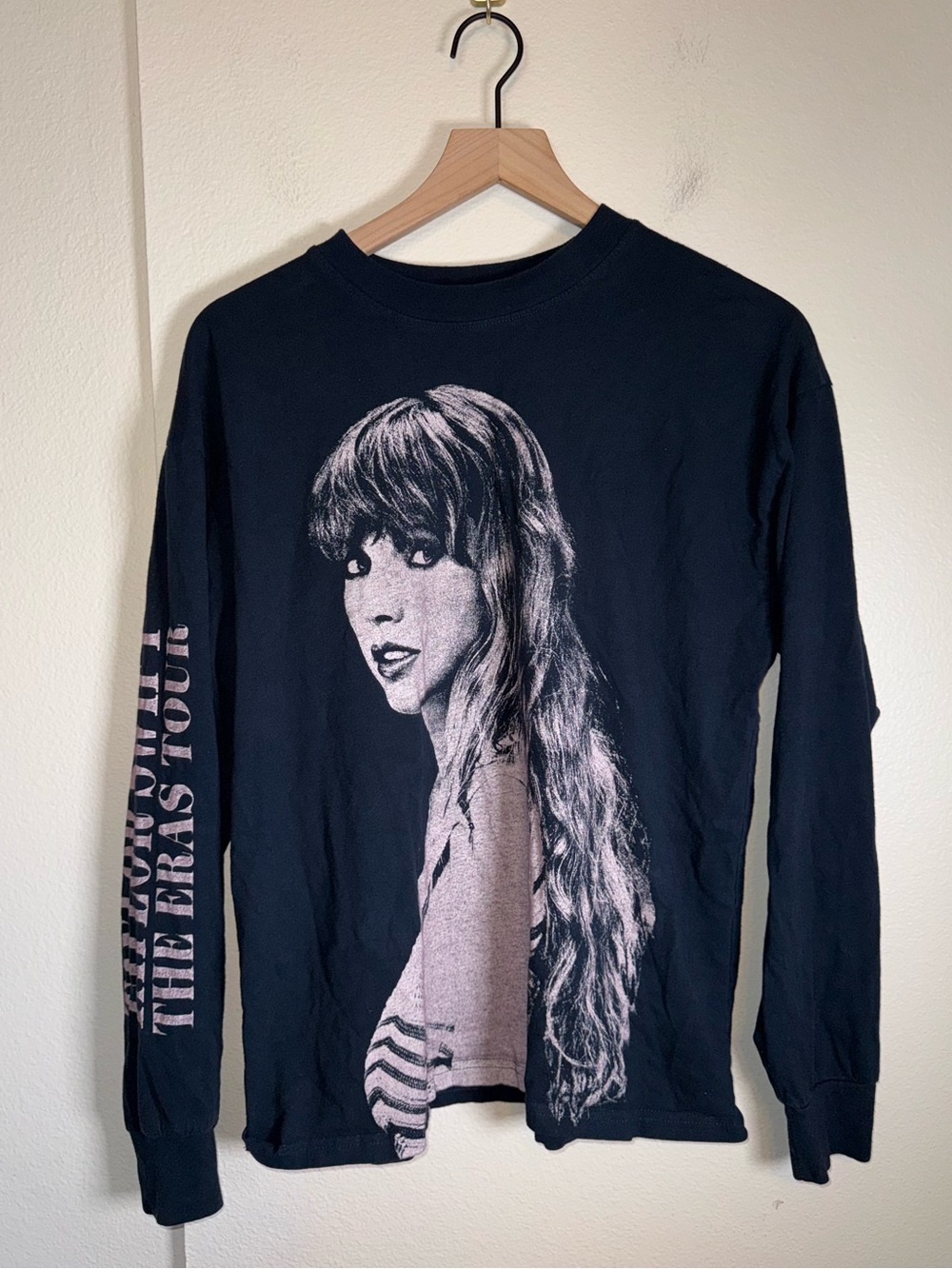 TAYLOR SWIFT THE ERAS TOUR graphic long sleeve cotton concert memorabilia tee S